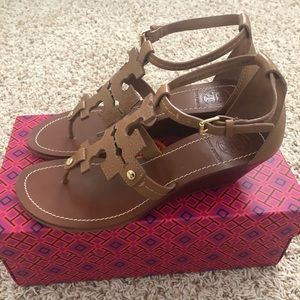 Tory Burch miller wedge Sandals size 7.5 Tan color
